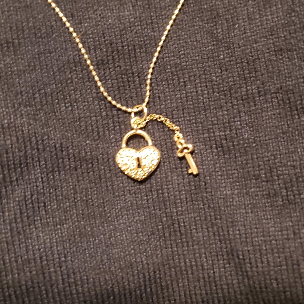 14k Sydney Evan diamond heart and key necklace - Picture 3 of 6